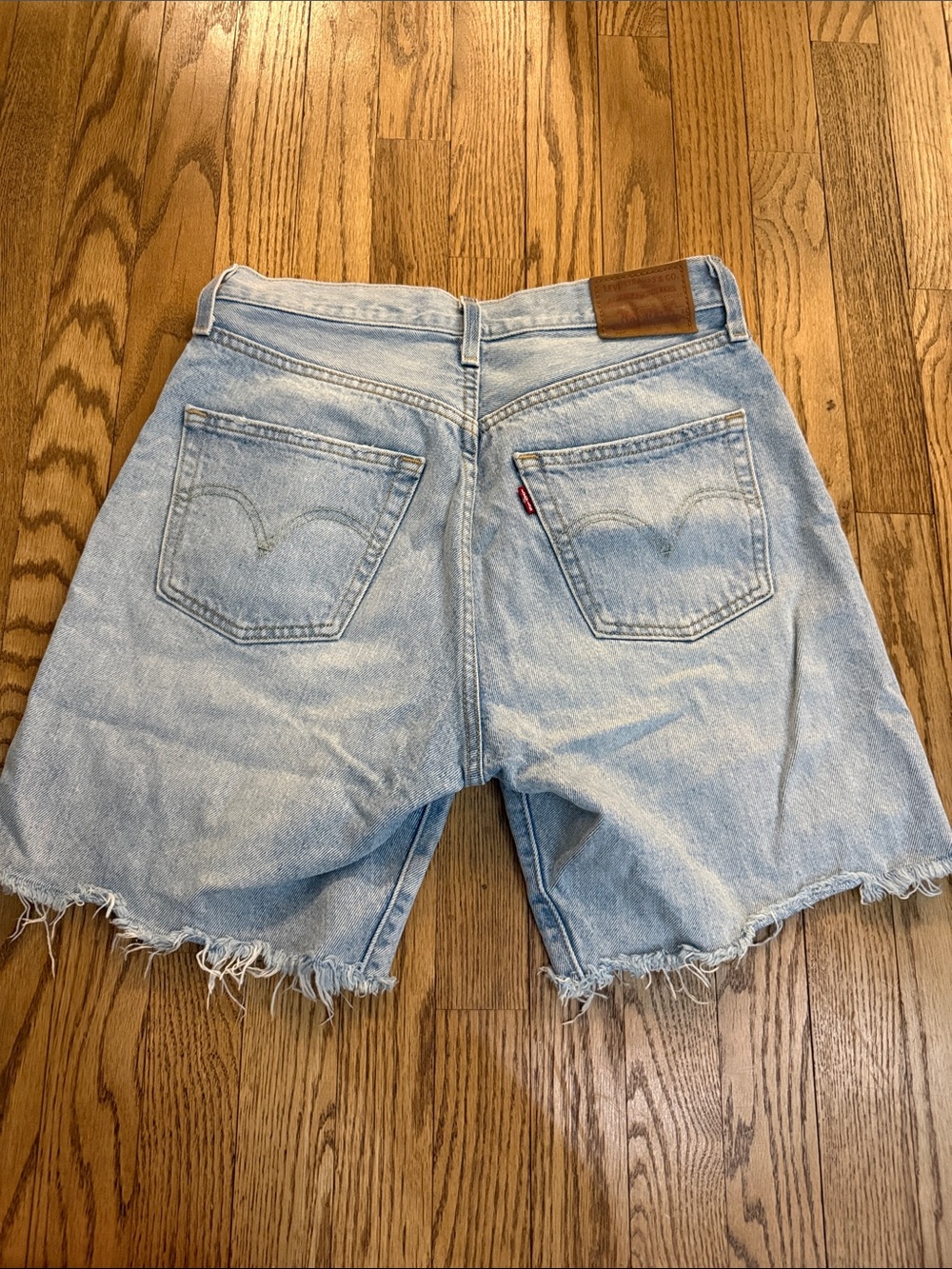 Levi’s 501 Shorts - Picture 5 of 5